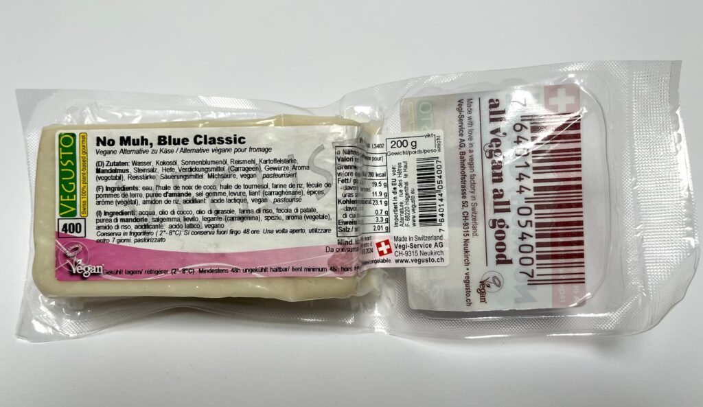 Back of packaging of No-Muh Blue Classic vegan cheese by Vegusto