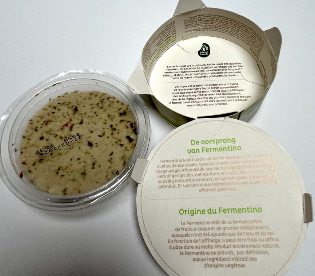 Packaging overview of Ferme Herbs & Flowers vegan cheese by Casa del Fermentino